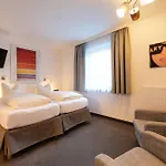 Kirchplatz Apartmanhotel Sankt Anton am Arlberg
