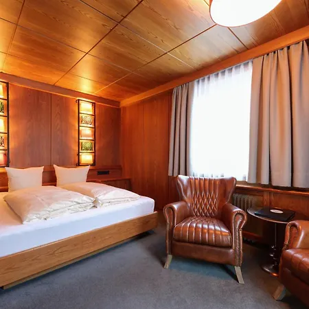 Kirchplatz Санкт-Антон-ам-Арльберг