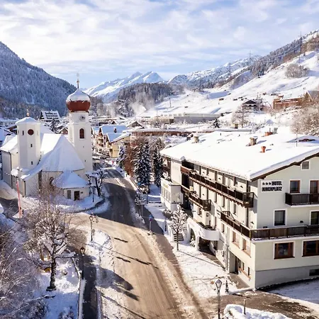 Kirchplatz 3* St. Anton am Arlberg