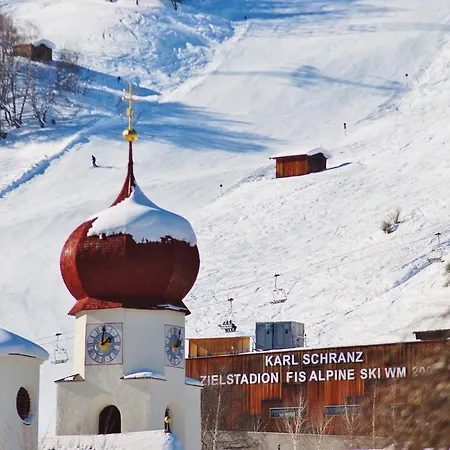 Kirchplatz 3* Санкт-Антон-ам-Арльберг