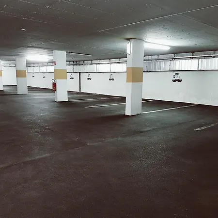 Kirchplatz Санкт-Антон-ам-Арльберг